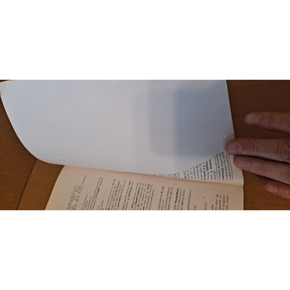 Webster's New Spanish‎ Dictionary 2010